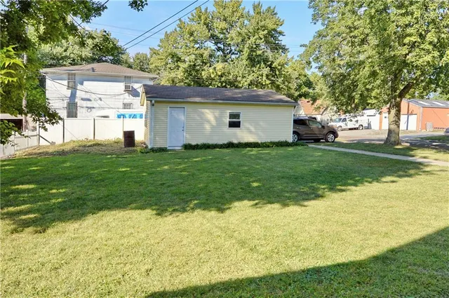 $250,000 | 423 East 4th Street, Cameron, MO 64429