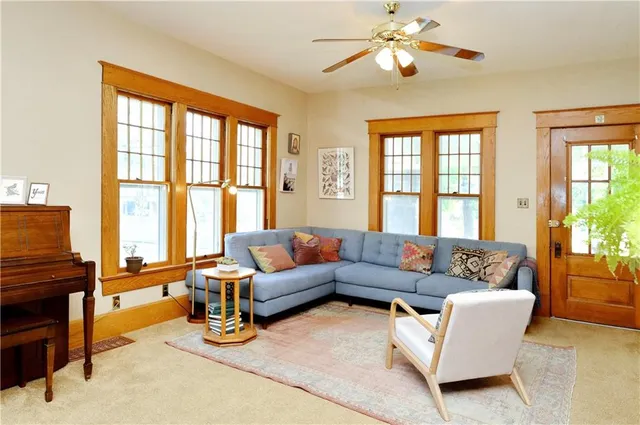 $250,000 | 423 East 4th Street, Cameron, MO 64429