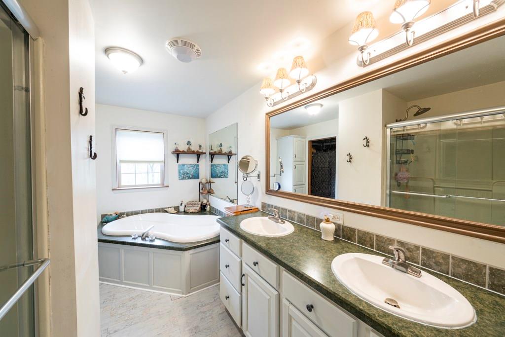 209 Middle Trail Butler, PA 16002 - Photo 7 of 10