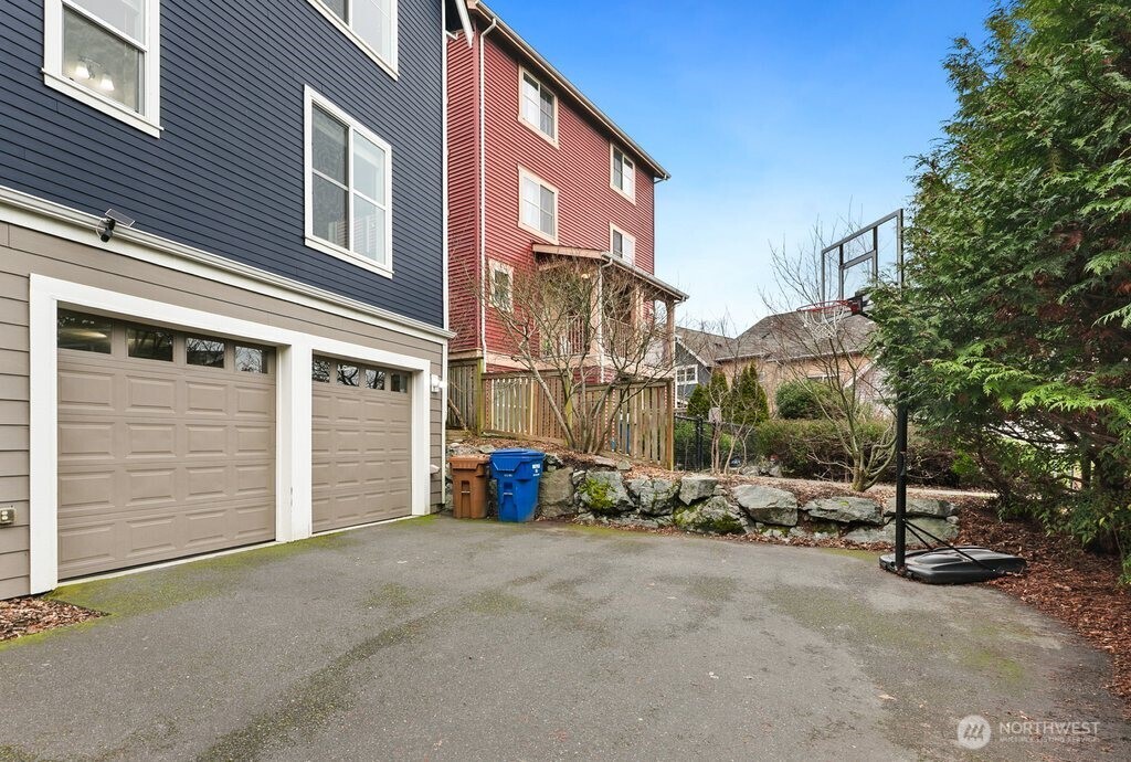 4338 28th Avenue South Seattle, WA 98108 - Photo 24 of 25 a view of a building with a bench