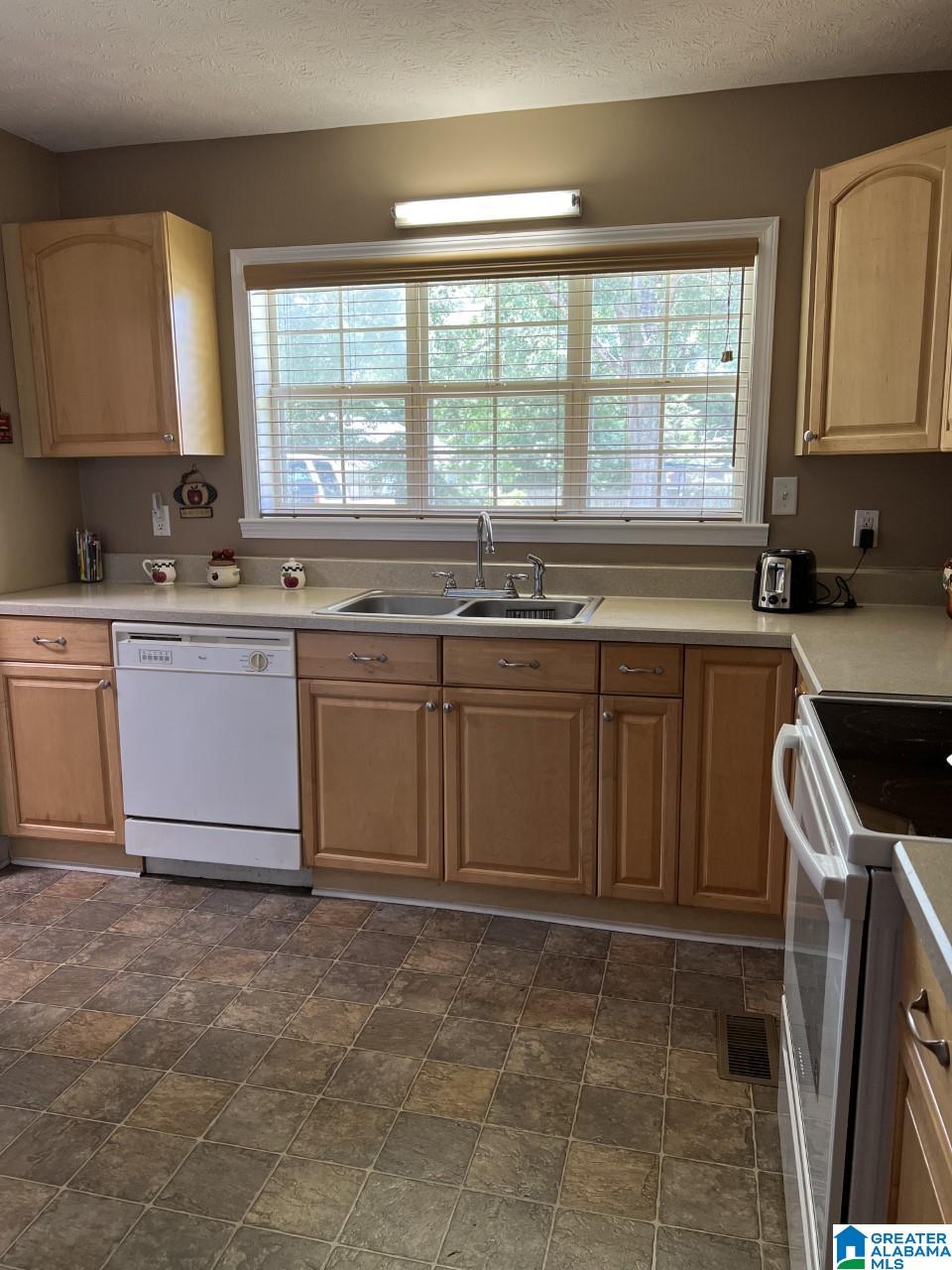 706 Cone Street Clanton, AL 35045 - Photo 5 of 10