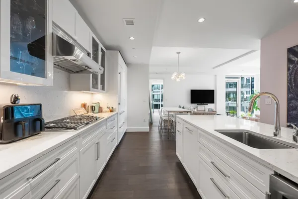 $15,500 | 22 Liberty Drive, Unit 9G, Boston, MA 02210
