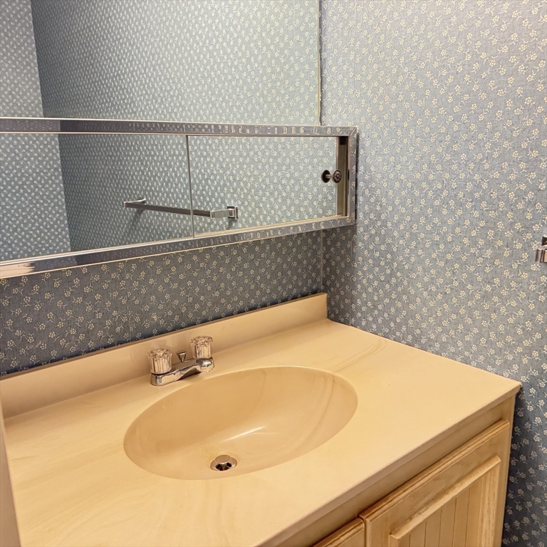 406 Paradise Road, Unit 1C Swampscott, MA 01907 - Photo 12 of 26 Gallery Image 12