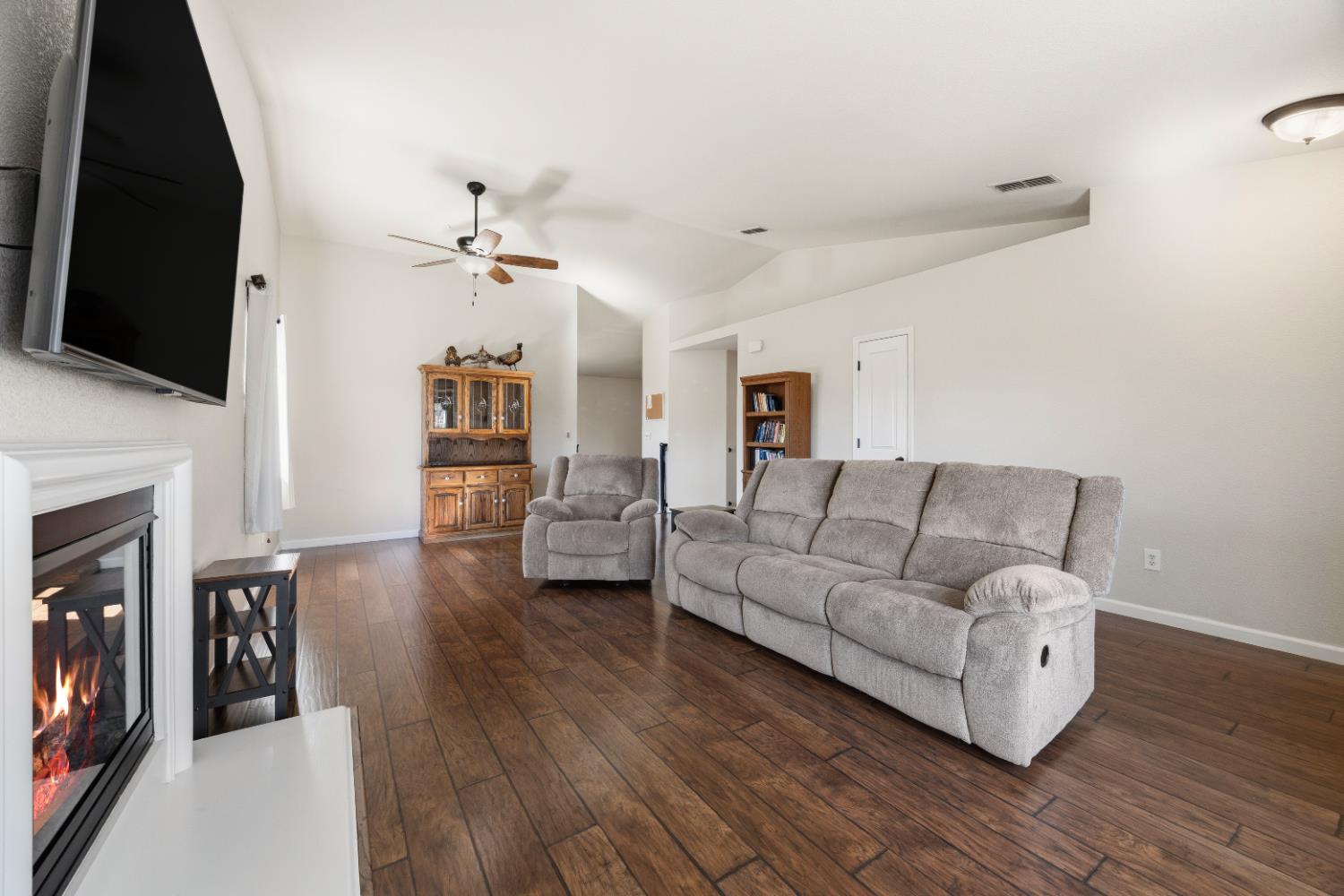 107 Calloway Lane Ione, CA 95640 - Photo 3 of 24