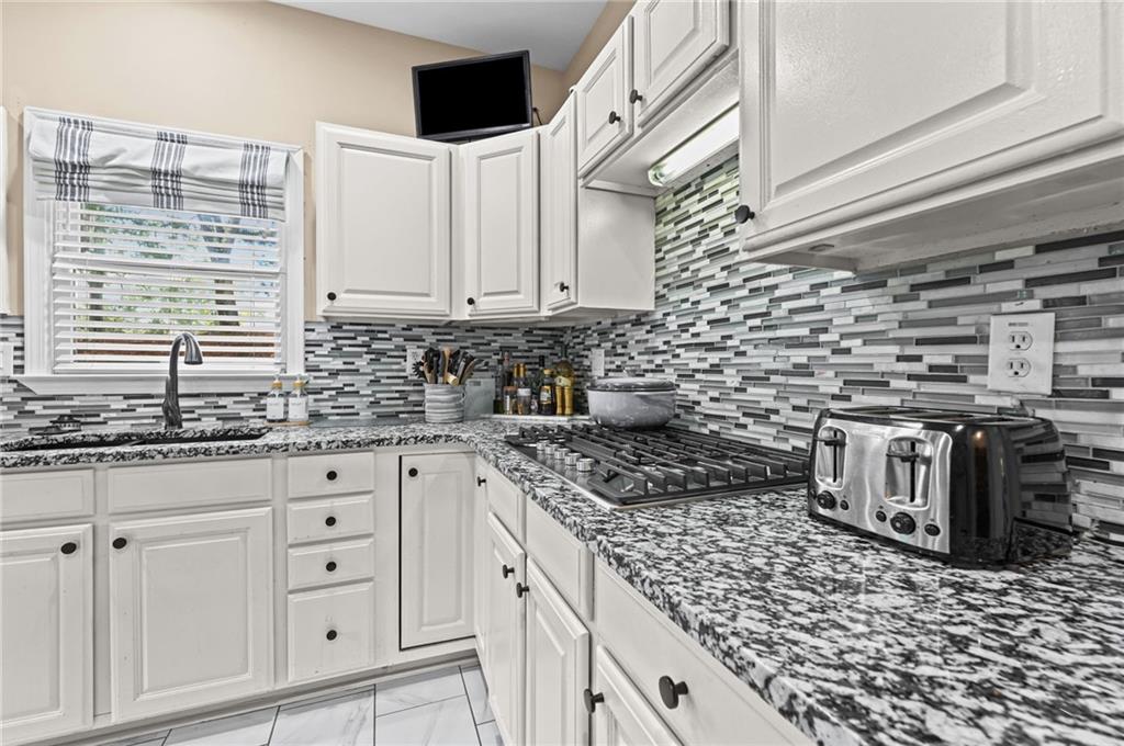 5942 Magnolia Ridge Stone Mountain, GA 30087 - Photo 16 of 50