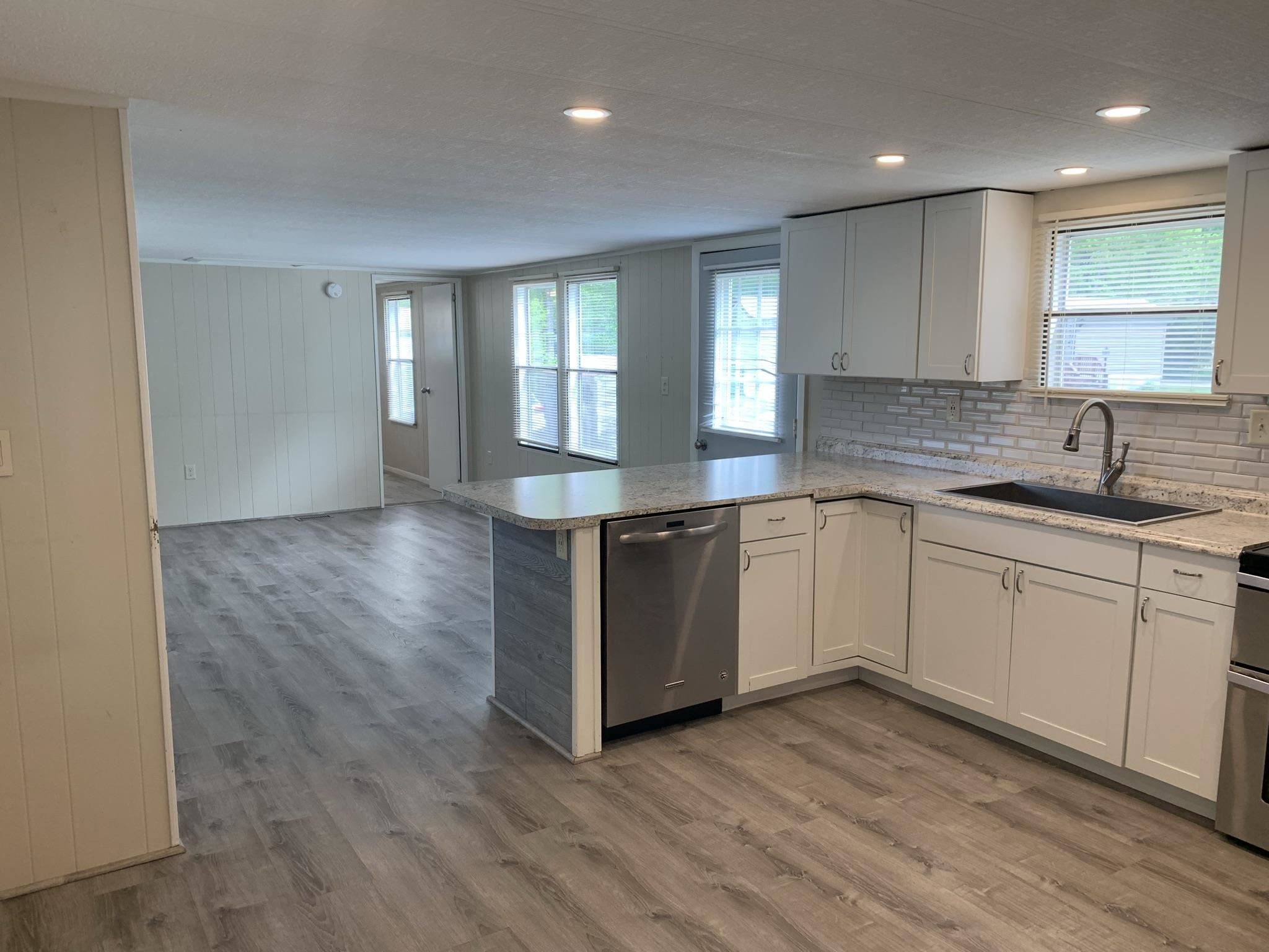 21 Cornwall Street Exeter, NH 03833 - Photo 3 of 40