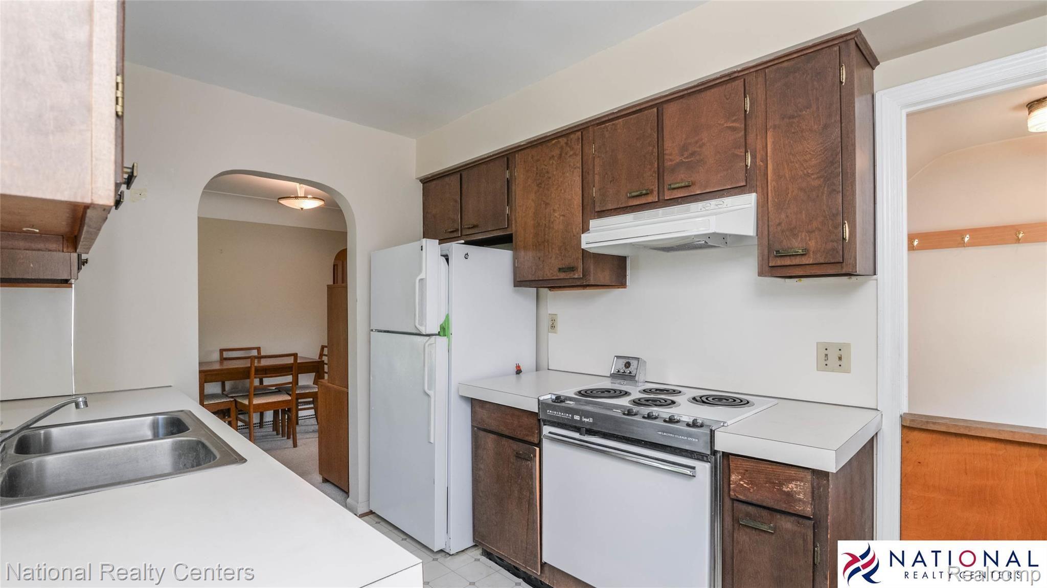 775 Miller Avenue Rochester, MI 48307 - Photo 9 of 18 dsc_8083.jpg