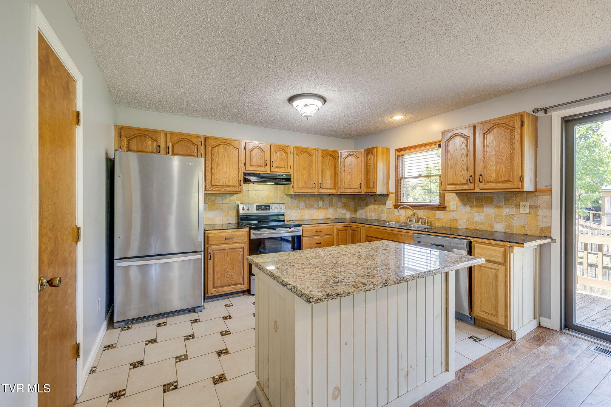 2015 Ridgefield Road Johnson City, TN 37601 - Photo 9 of 48 008