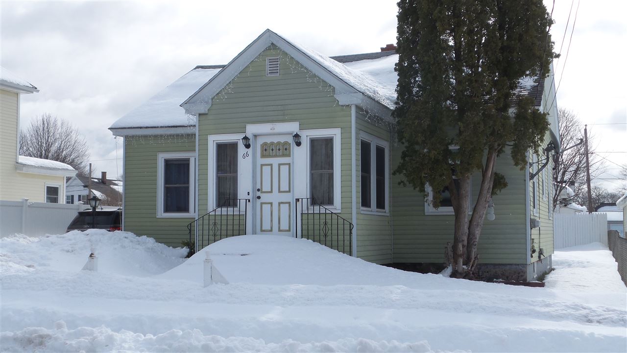 66 Maple Street Rochester, NH 03867 - Photo 3 of 37