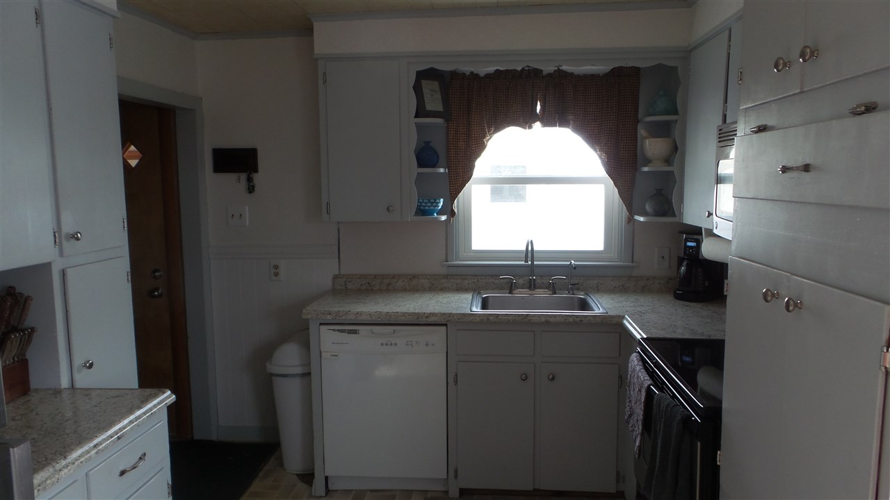 66 Maple Street Rochester, NH 03867 - Photo 9 of 37