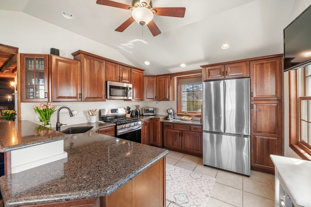 82 Dodge Street, Unit 1 Beverly, MA 01915 - Photo 8 of 42