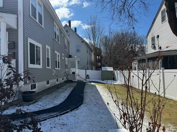 $2,200 | 89 Centre Street, Concord, NH 03301