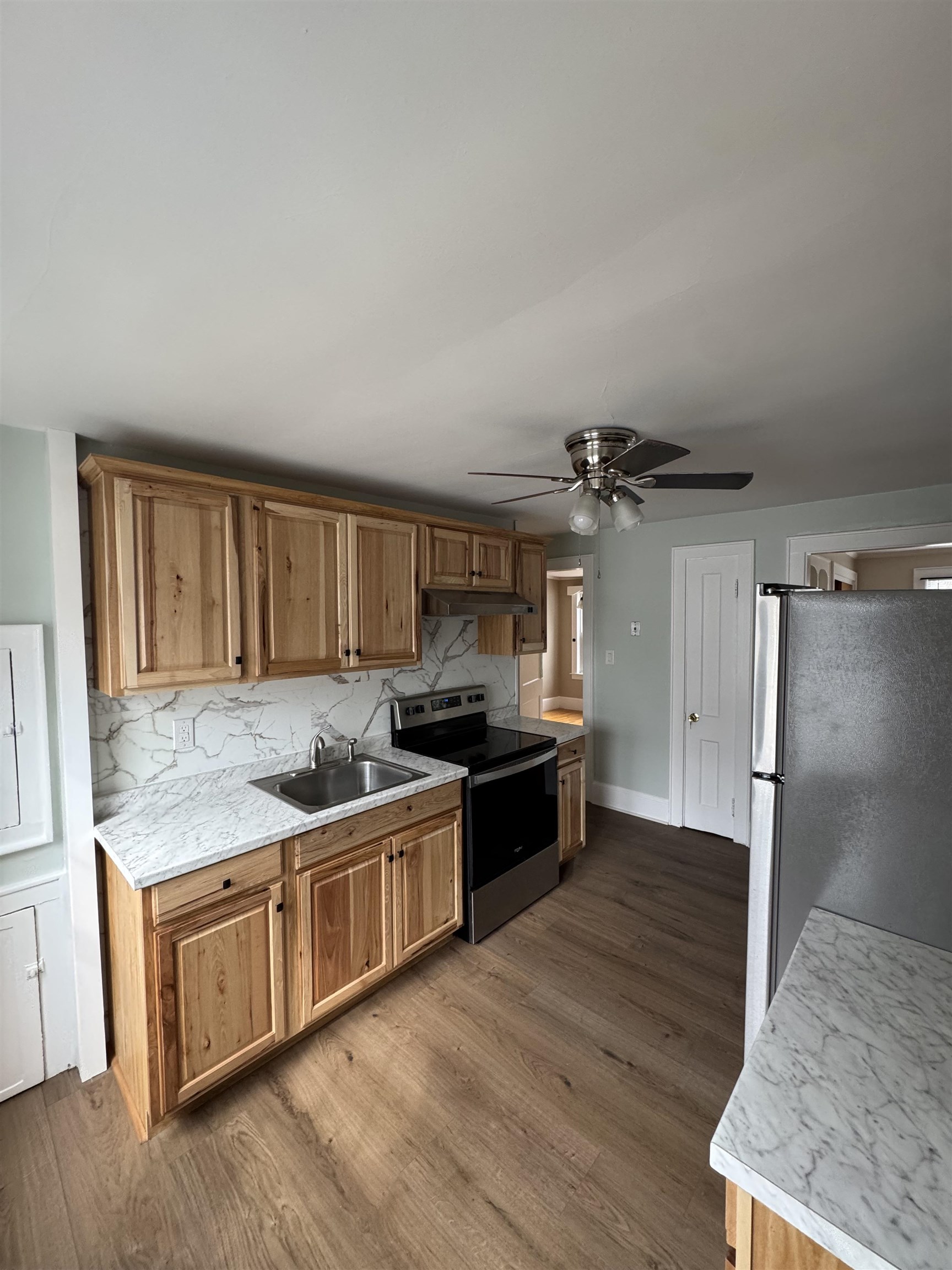 89 Centre Street Concord, NH 03301 - Photo 3 of 17