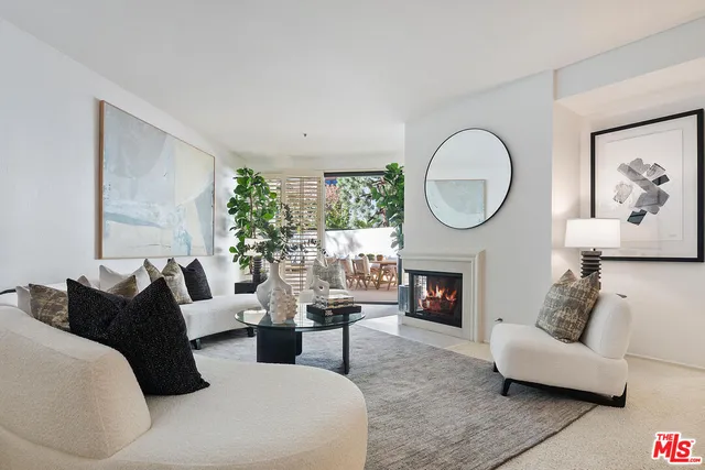 $1,095,000 | 2131 Century Park Lane, Unit 109, Los Angeles, CA 90067