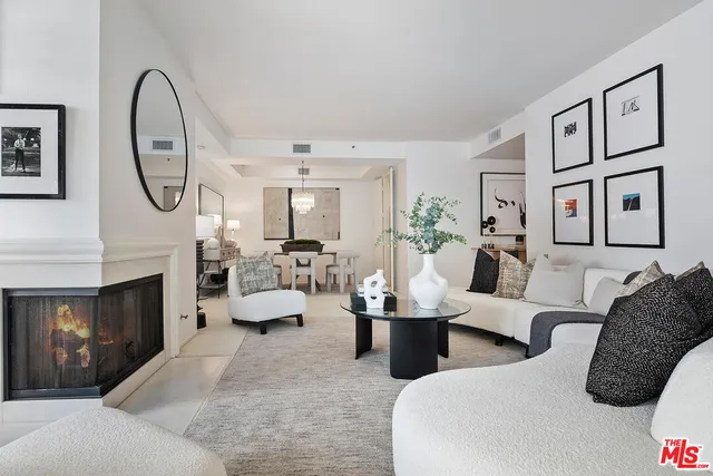 $1,095,000 | 2131 Century Park Lane, Unit 109, Los Angeles, CA 90067