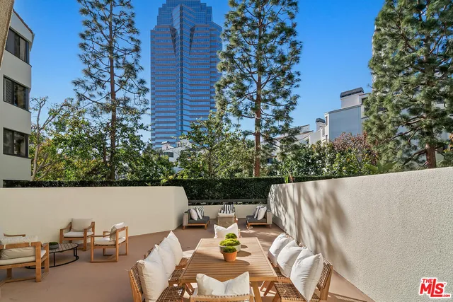 $1,095,000 | 2131 Century Park Lane, Unit 109, Los Angeles, CA 90067