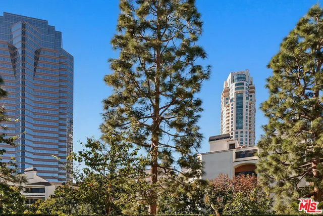 $1,095,000 | 2131 Century Park Lane, Unit 109, Los Angeles, CA 90067