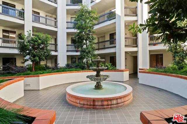 $1,095,000 | 2131 Century Park Lane, Unit 109, Los Angeles, CA 90067