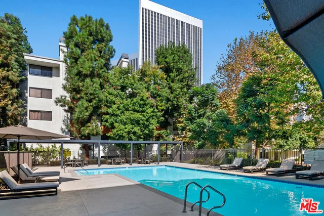 $1,095,000 | 2131 Century Park Lane, Unit 109, Los Angeles, CA 90067