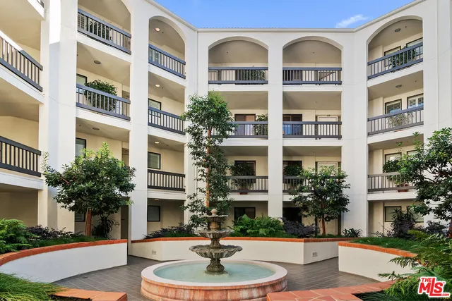 $1,095,000 | 2131 Century Park Lane, Unit 109, Los Angeles, CA 90067