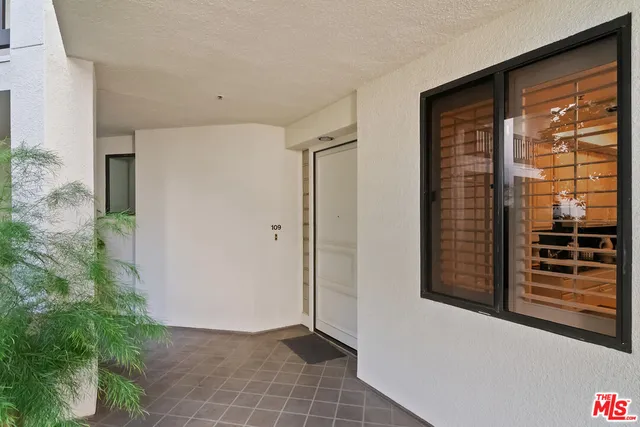 $1,095,000 | 2131 Century Park Lane, Unit 109, Los Angeles, CA 90067