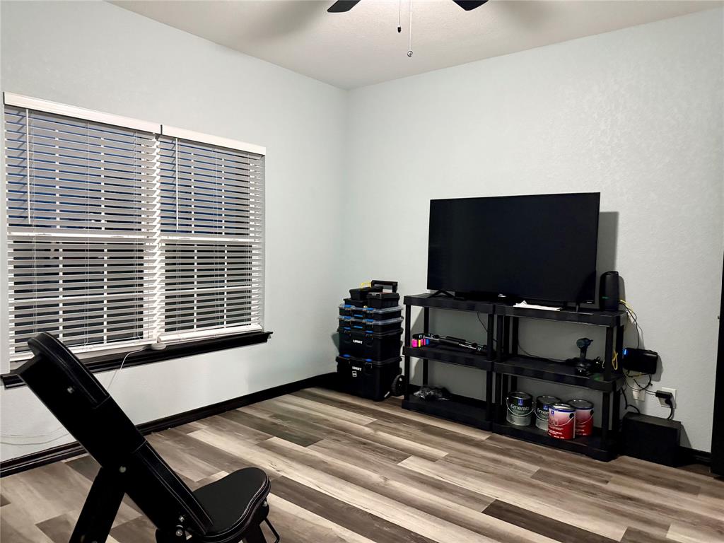 1384 County Road 1235 Point, TX 75472 - Photo 26 of 31 Flex space - off entry