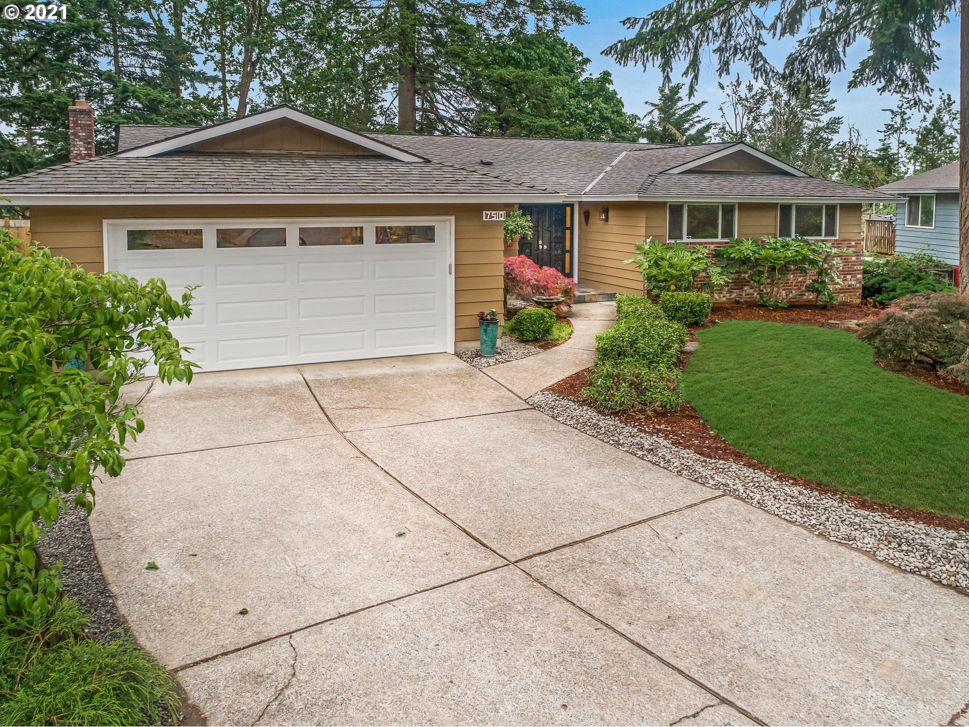 7510 Ridge Drive Gladstone, OR 97027 - Photo 4 of 32 Gallery Image 4