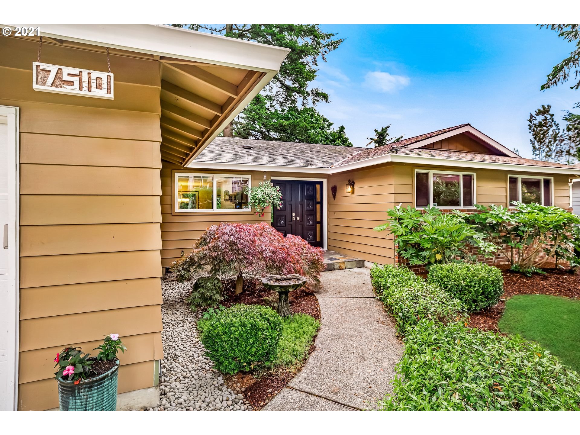 7510 Ridge Drive Gladstone, OR 97027 - Photo 5 of 32 Gallery Image 5