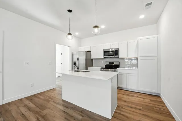 $275,706 | 27305 Acacia Drive, Lee's Summit, MO 64086