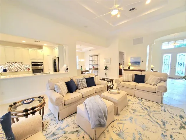 $1,245,000 | 4748 Cerromar Drive, Naples, FL 34112