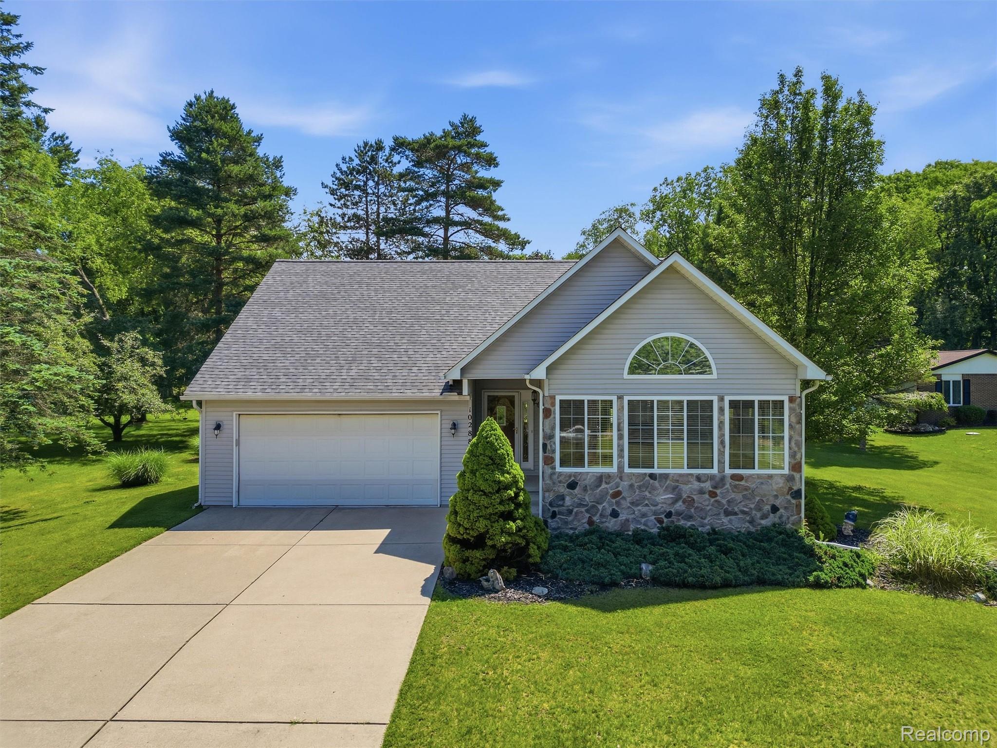 10288 Carmer Road Fenton, MI 48430 - Photo 49 of 52 12-DJI_0774.jpg