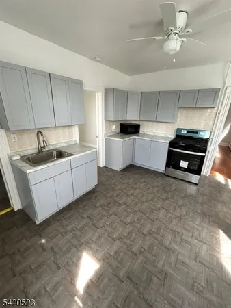 $2,800 | 222 Inslee Place, Unit 2, Elizabeth Port, NJ 07206