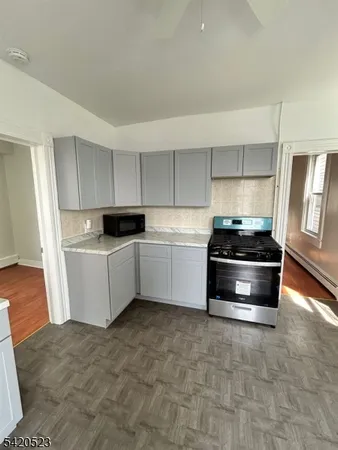 $2,800 | 222 Inslee Place, Unit 2, Elizabeth Port, NJ 07206