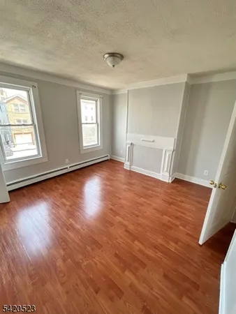 $2,800 | 222 Inslee Place, Unit 2, Elizabeth Port, NJ 07206