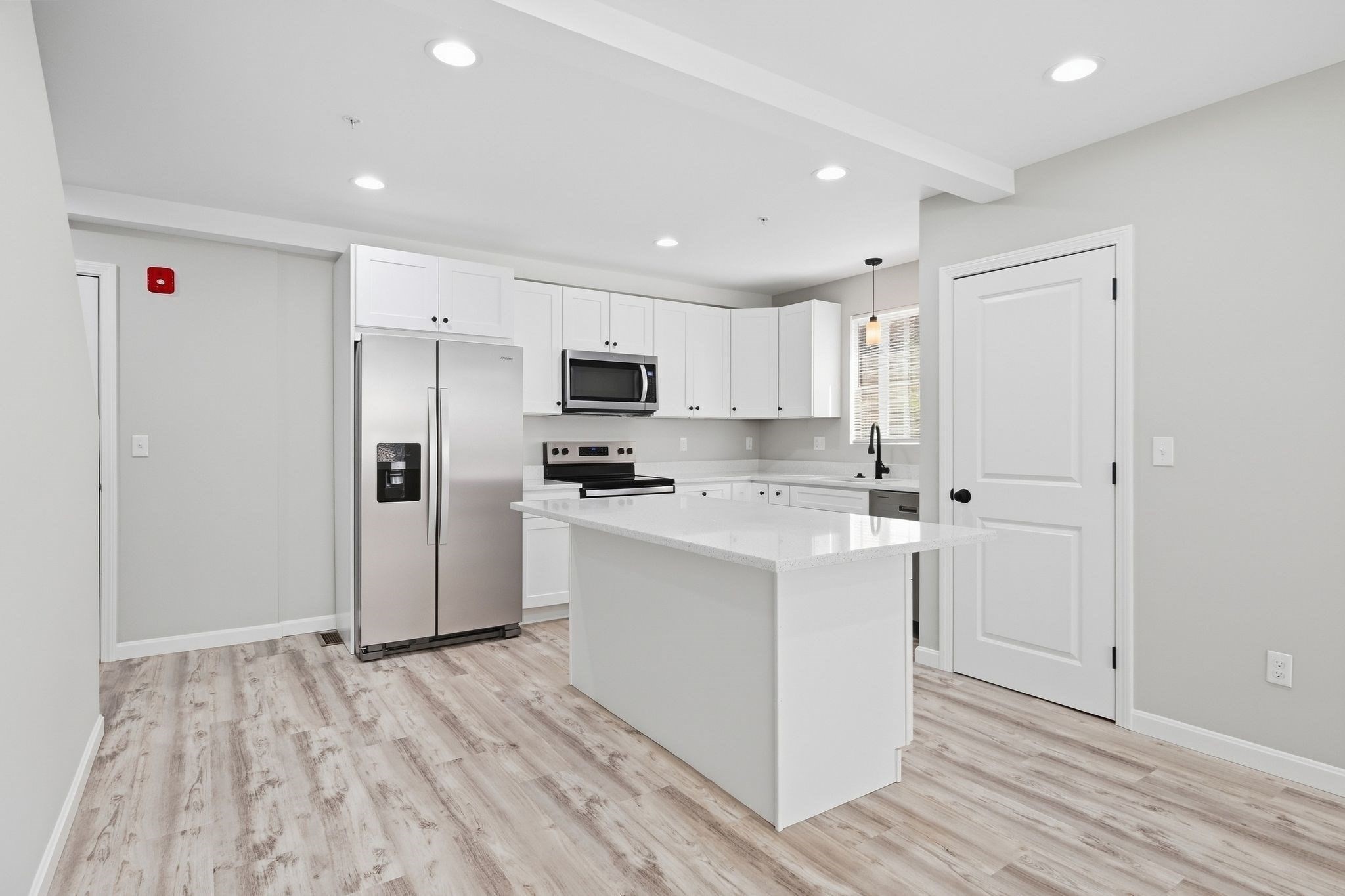 61 Parker Street, Unit 2 Springfield, MA 01151 - Photo 3 of 23 Gallery Image 3
