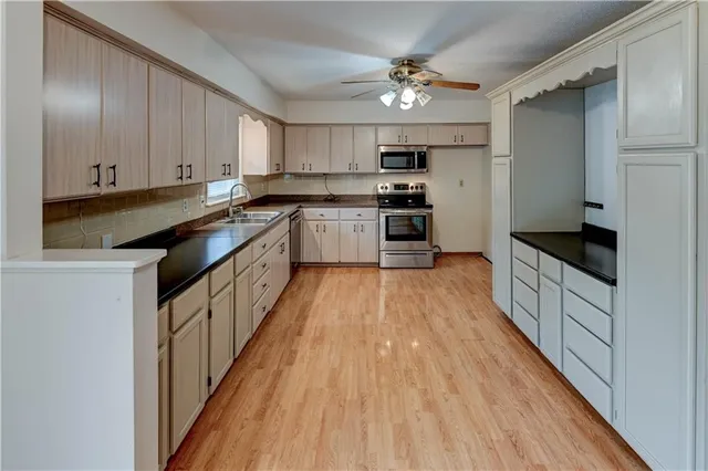 $260,000 | 10905 Bales Avenue, Kansas City, MO 64137