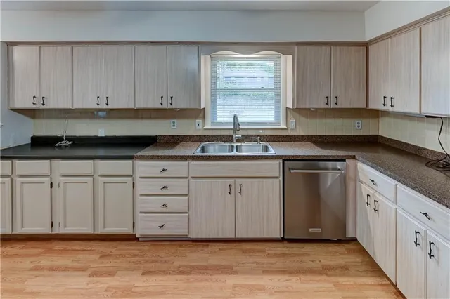 $260,000 | 10905 Bales Avenue, Kansas City, MO 64137