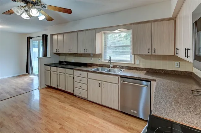 $260,000 | 10905 Bales Avenue, Kansas City, MO 64137