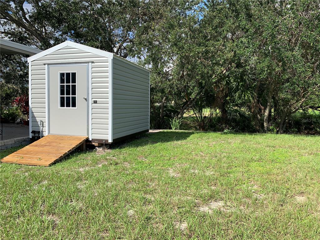 223 North St George Circle Apollo Beach, FL 33572 - Photo 4 of 10