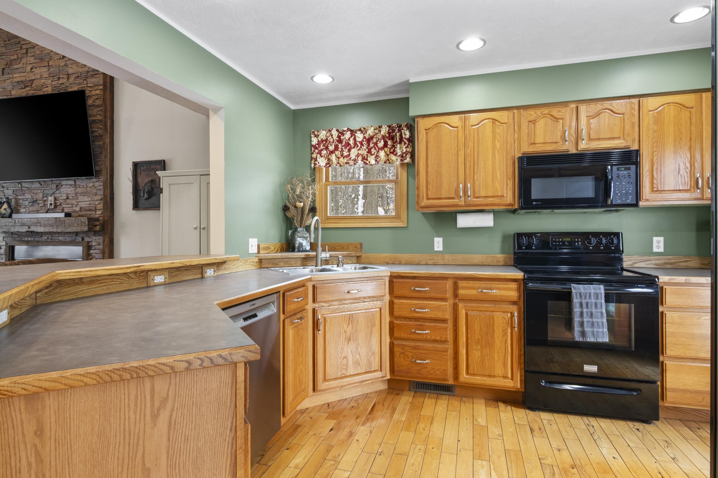 10019 Skiver Road Traverse City, MI 49685 - Photo 14 of 50