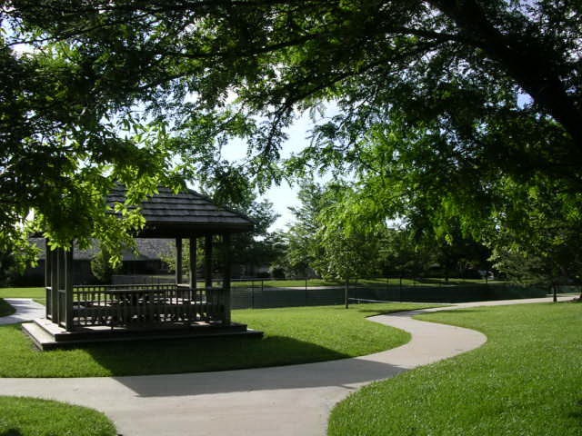 106 Kingsway Hesston, KS 67062 - Photo 5 of 11