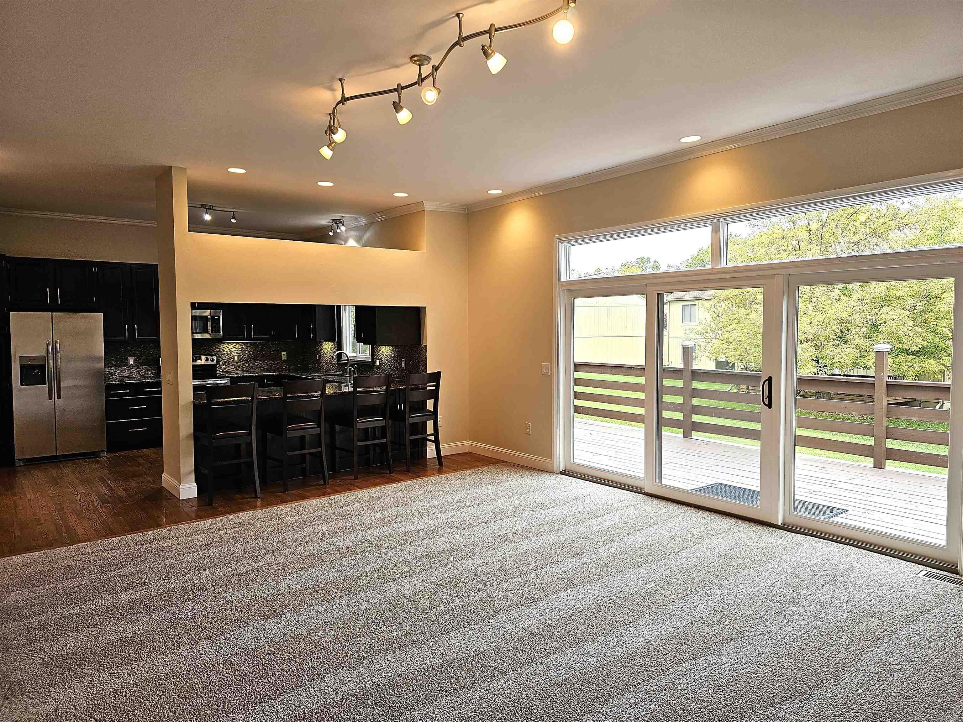 2191 Crystal Drive Rochester, MI 48309 - Photo 15 of 63 50125379-14.JPG