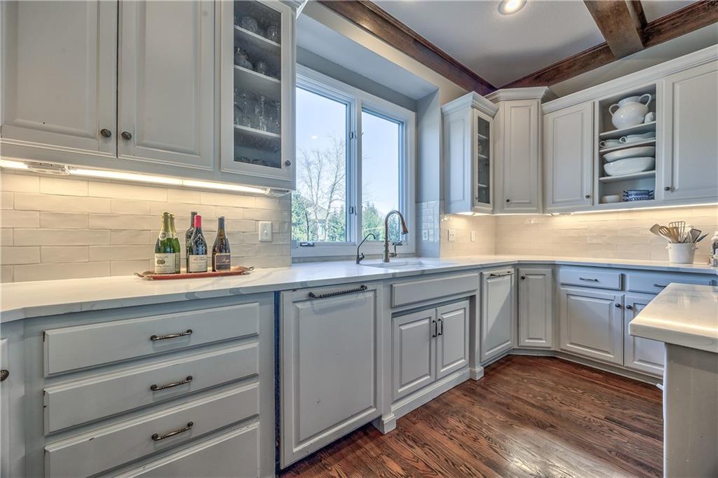 14236 Nieman Road Overland Park, KS 66221 - Photo 14 of 39