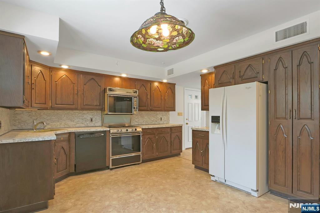 63 Van Orden Road Harrington Park, NJ 07640 - Photo 15 of 50