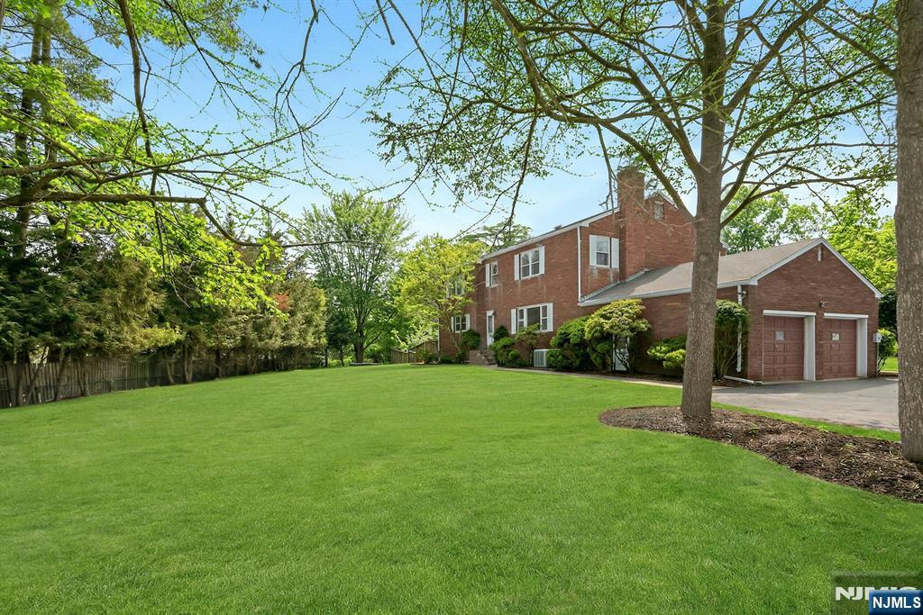 63 Van Orden Road Harrington Park, NJ 07640 - Photo 3 of 50