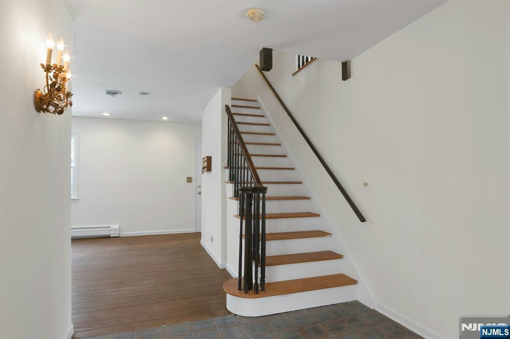 63 Van Orden Road Harrington Park, NJ 07640 - Photo 5 of 50