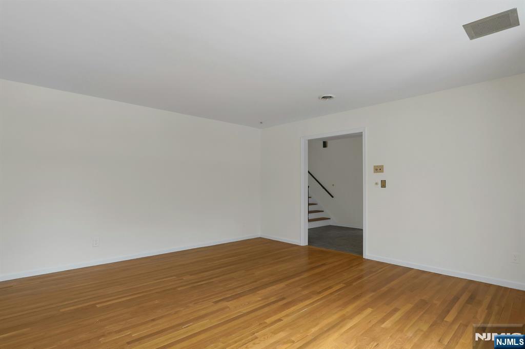 63 Van Orden Road Harrington Park, NJ 07640 - Photo 8 of 50