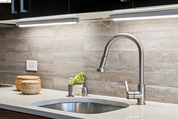 $638,000 | 6465 San Pablo Avenue, Unit 203, Oakland, CA 94608