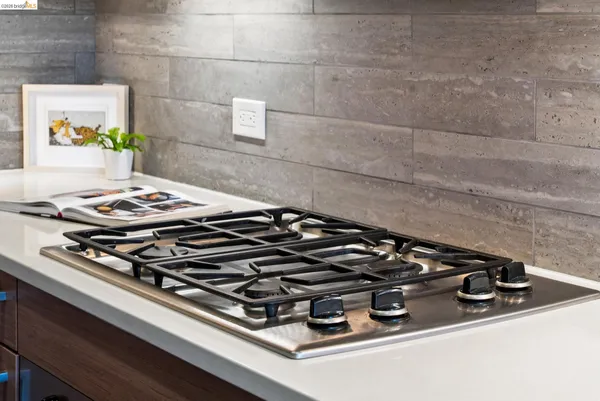 $638,000 | 6465 San Pablo Avenue, Unit 203, Oakland, CA 94608