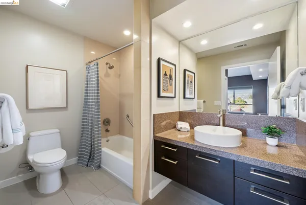 $638,000 | 6465 San Pablo Avenue, Unit 203, Oakland, CA 94608